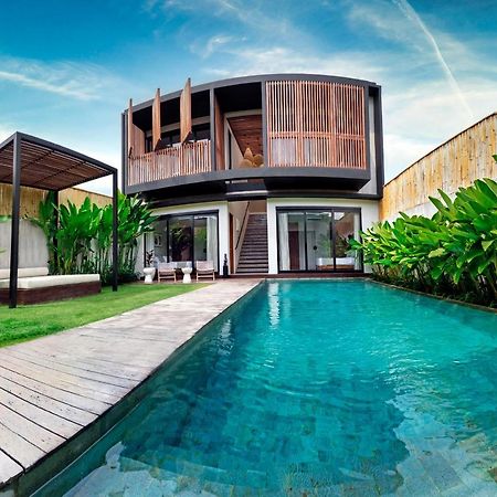 New 4 Bedroom 5 Min Walk To Berawa Beach Enclosed Livng Canggu  Ngoại thất bức ảnh