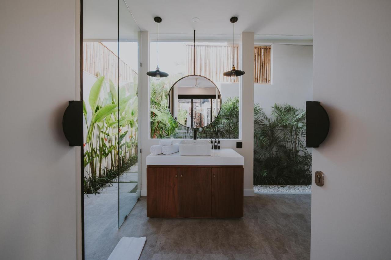 New 4 Bedroom 5 Min Walk To Berawa Beach Enclosed Livng Canggu  Ngoại thất bức ảnh